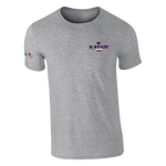 The Click & Collect K-State Grey T-Shirt Kids by College Football Ireland Store is a light gray short-sleeve tee featuring a small purple, rainbow, and white 2023 K-State logo on the left chest and a rainbow flag on the left sleeve.